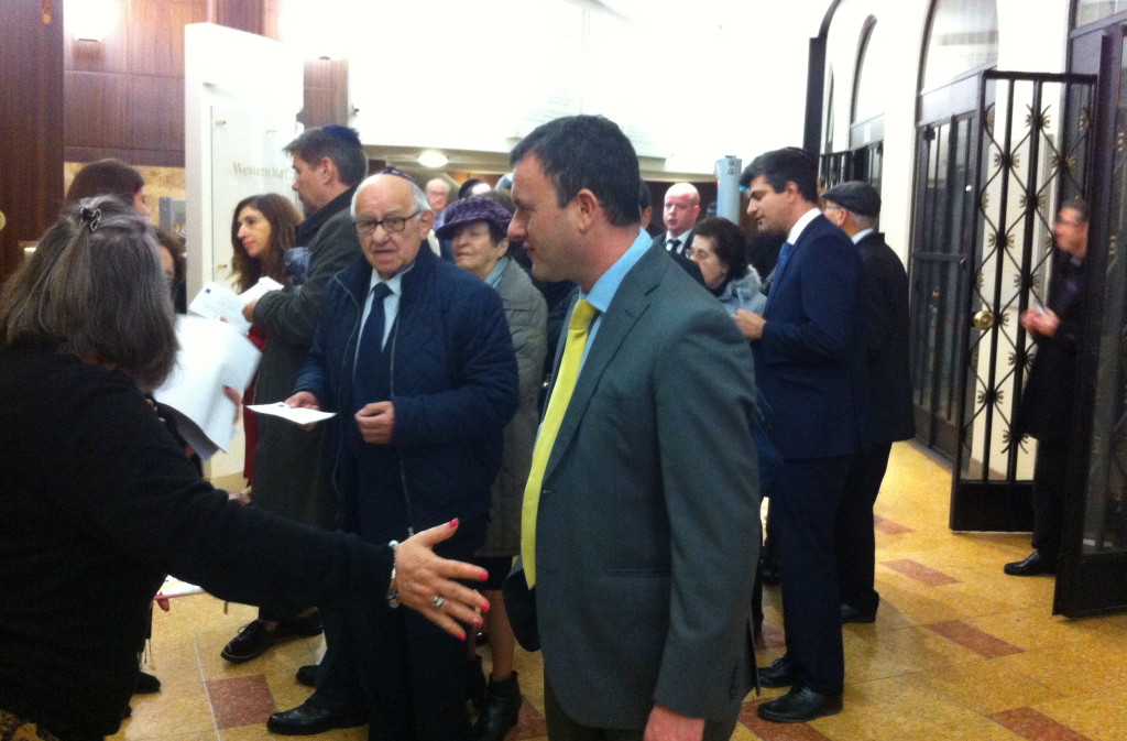 Guests arriving, including the former British Ambassador to Israel, Matthew Gould
